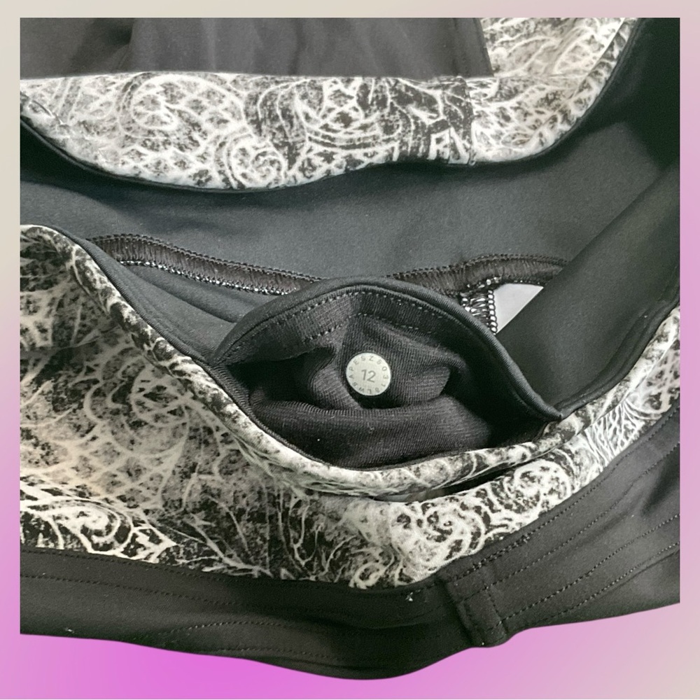 Lululemon Sweat and Repeat Leggings Cropped Size 12 - Picture 6 of 6